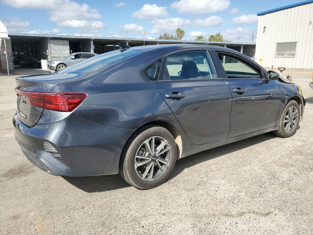 2024 KIA Forte VIN 3KPF24AD2RE828391 Copart auction photo, front end damage thumbnail 3