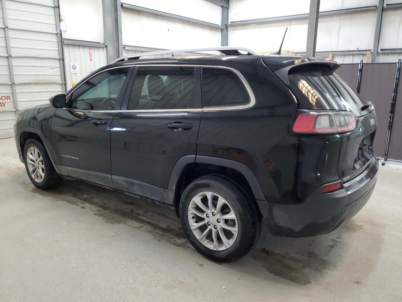 2019 Jeep Grand Cherokee VIN 1C4PJLCB1KD325486 Copart auction photo, minor dent/scratches / normal wear damage thumbnail 2