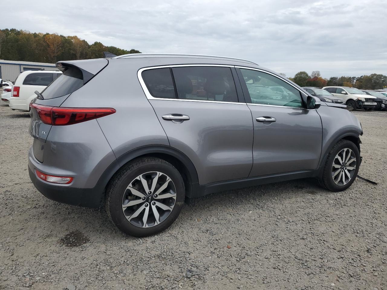 2017 KIA Sportage VIN KNDPN3AC6H7123783 Copart auction photo, front end damage thumbnail 3