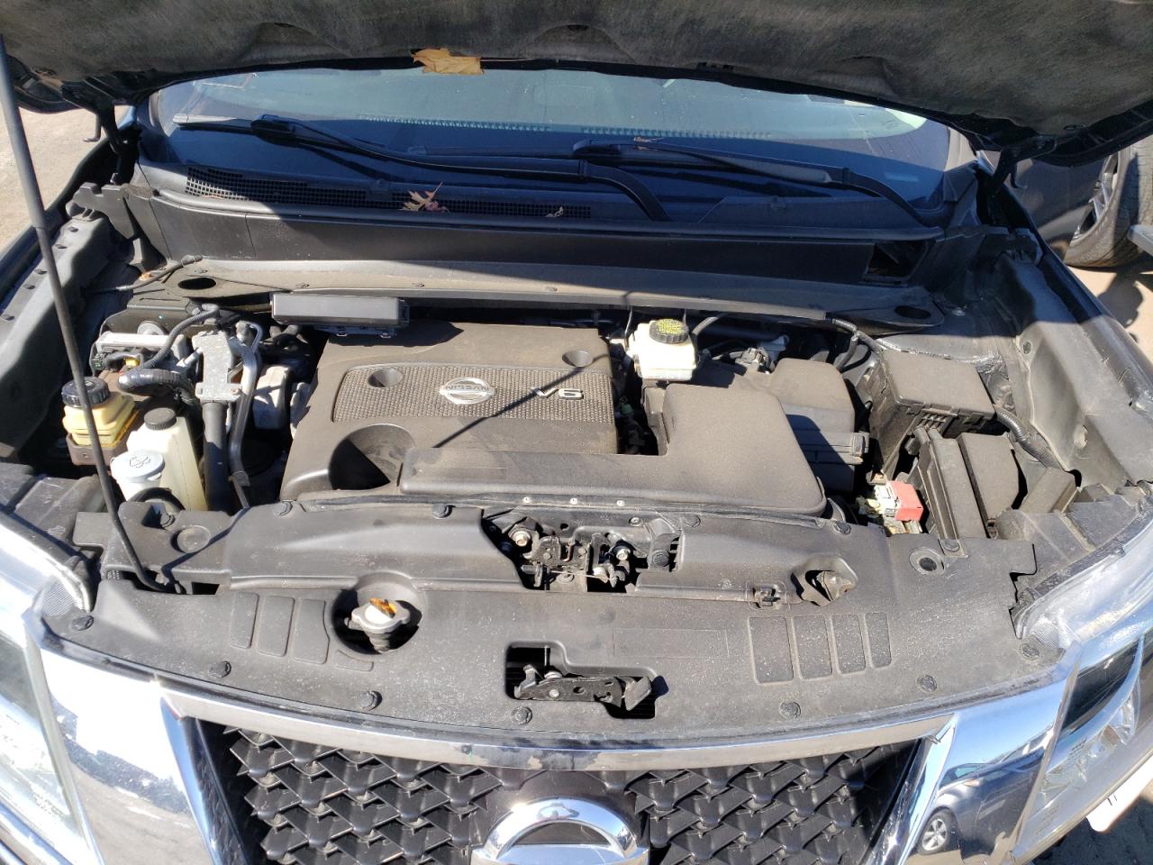 2013 Nissan Pathfinder VIN 5N1AR2MM8DC681799 Copart auction photo, front end / minor dent/scratches damage thumbnail 12