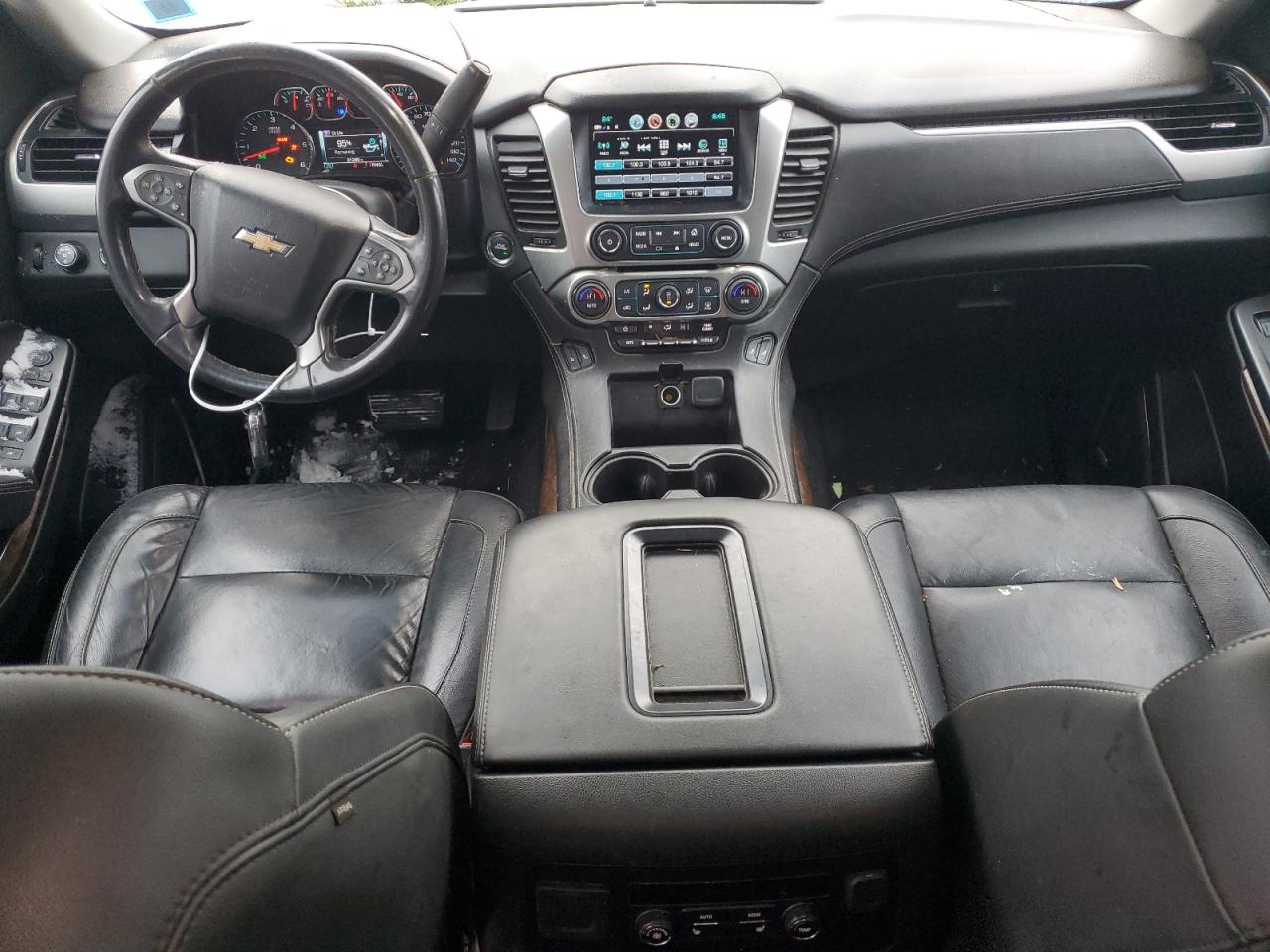 2019 Chevrolet Suburban VIN 1GNSKHKC0KR131413 Copart auction photo, all over / front end damage thumbnail 8