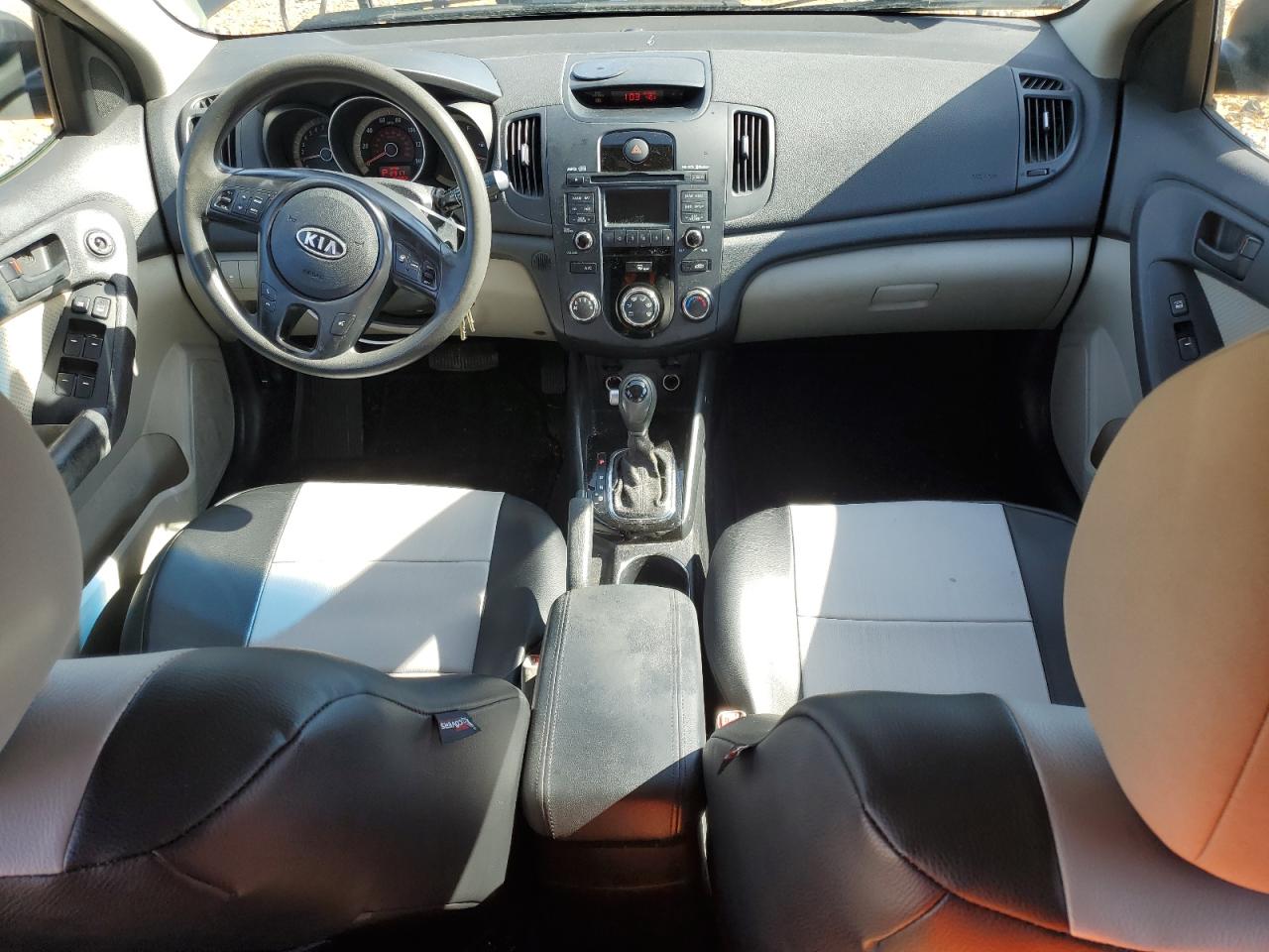 2011 KIA Forte VIN KNAFU5A23B5371409 Copart auction photo, minor dent/scratches damage thumbnail 8