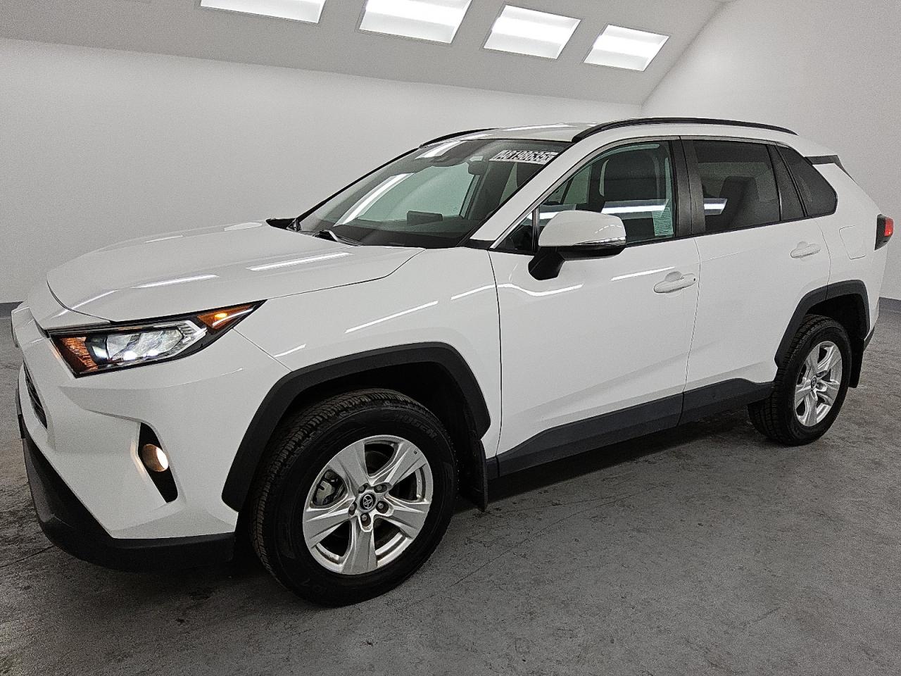 2021 Toyota RAV 4 VIN 2T3W1RFV6MC101304