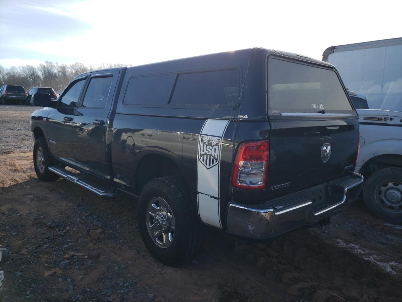 2020 RAM 2500 VIN 3C6UR5DJ3LG139859 Copart auction photo, side / front end damage thumbnail 3