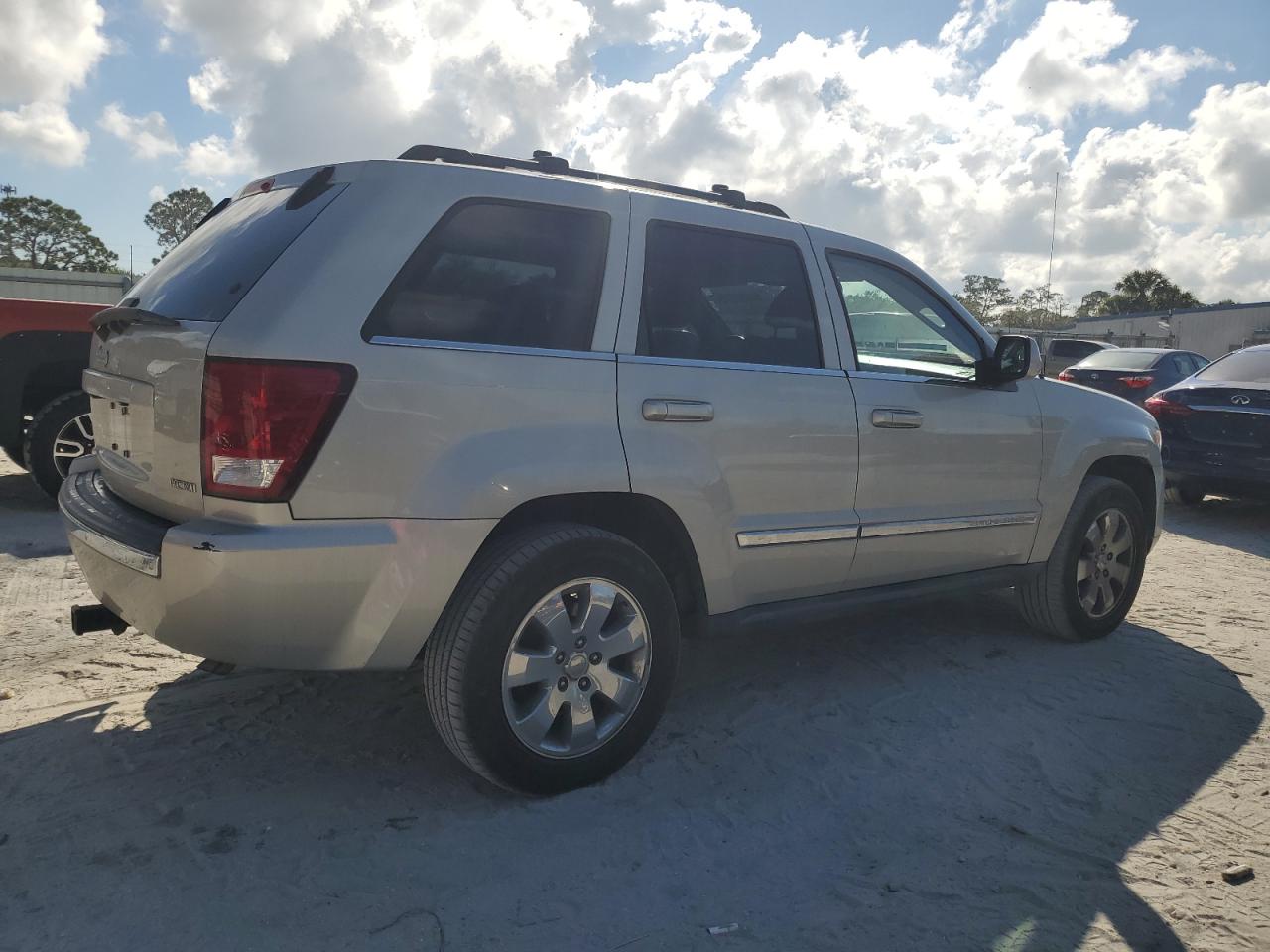 2008 Jeep Grand Cherokee VIN 1J8HR58278C203384 Copart auction photo, side / rear end damage thumbnail 3