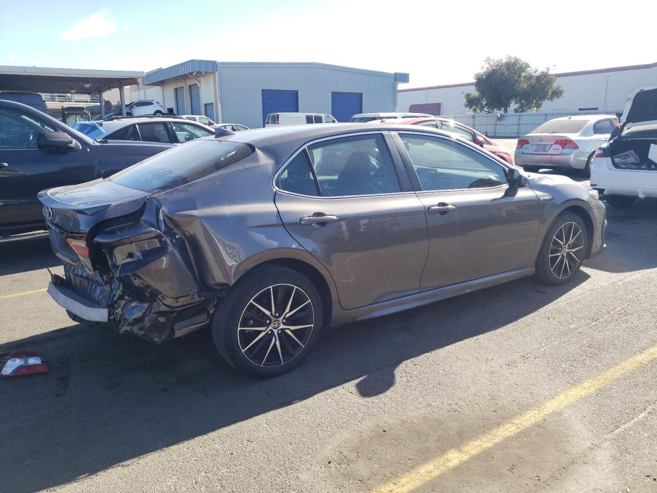2021 Toyota Camry VIN 4T1G31AK1MU556730 Copart auction photo, rear end damage thumbnail 3