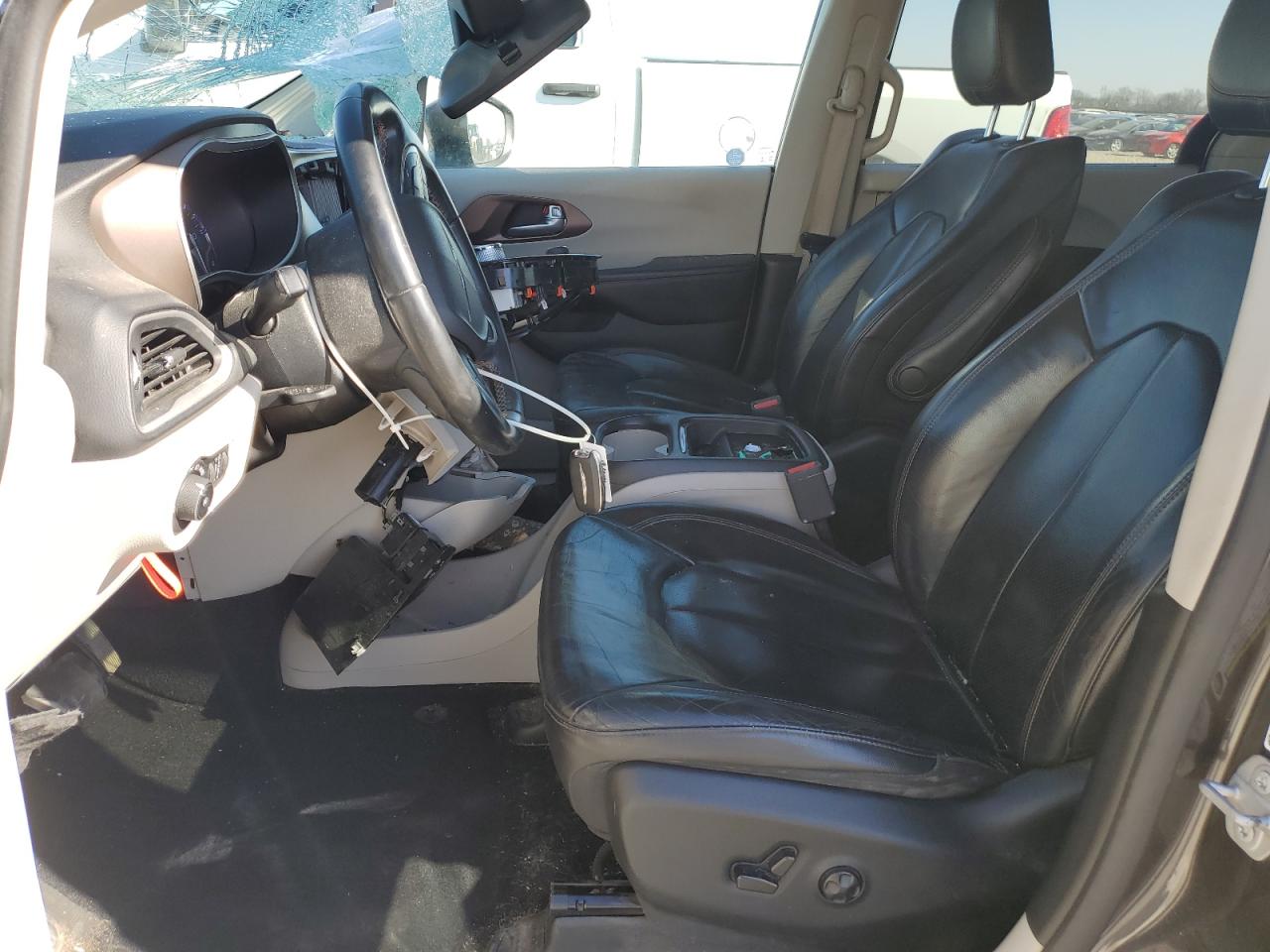 2018 Chrysler Pacifica VIN 2C4RC1BGXJR193196 Copart auction photo, front end / top/roof damage thumbnail 7