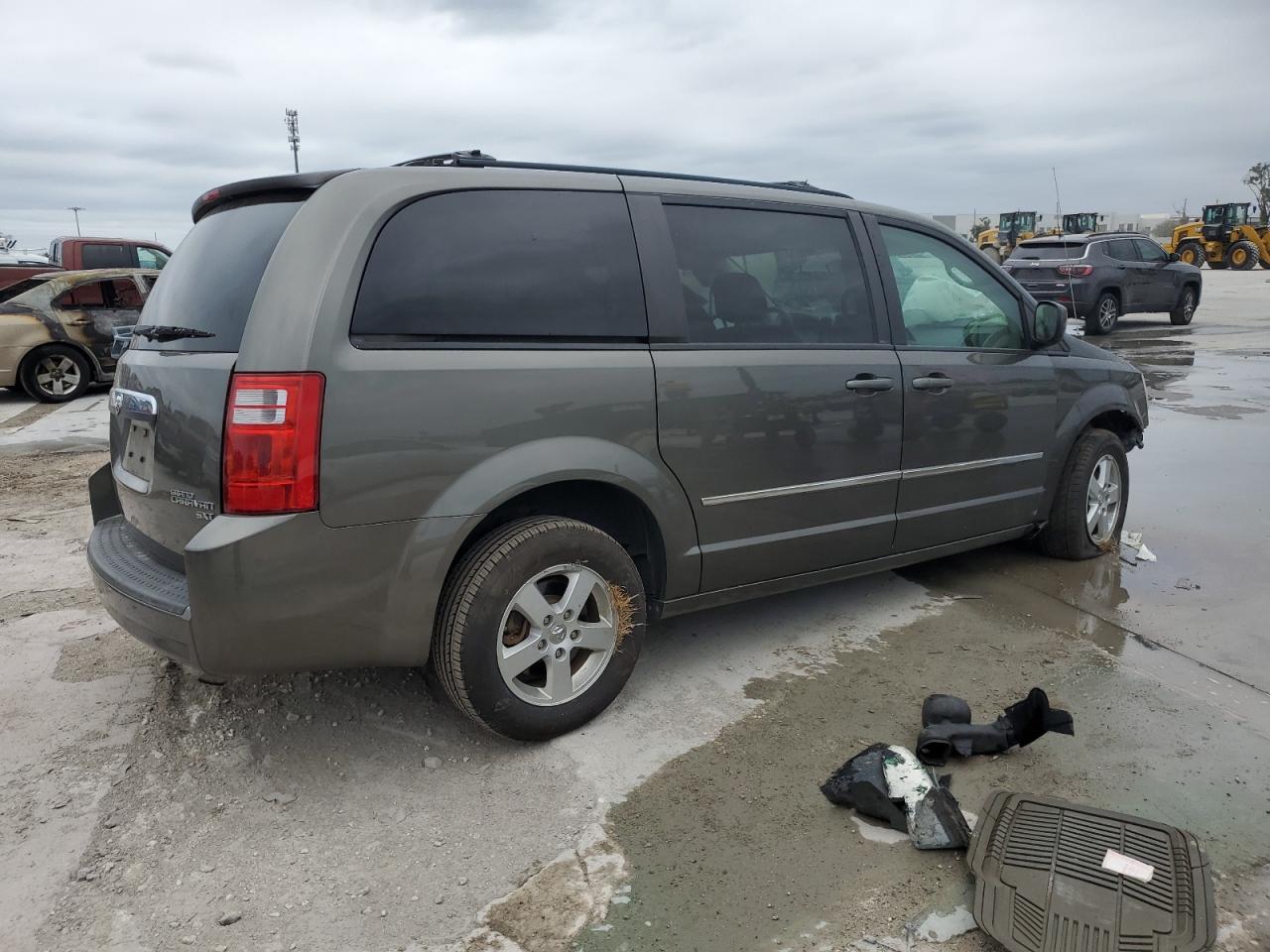 2010 Dodge Caravan VIN 2D4RN5D18AR224734 Copart auction photo, front end / side damage thumbnail 3