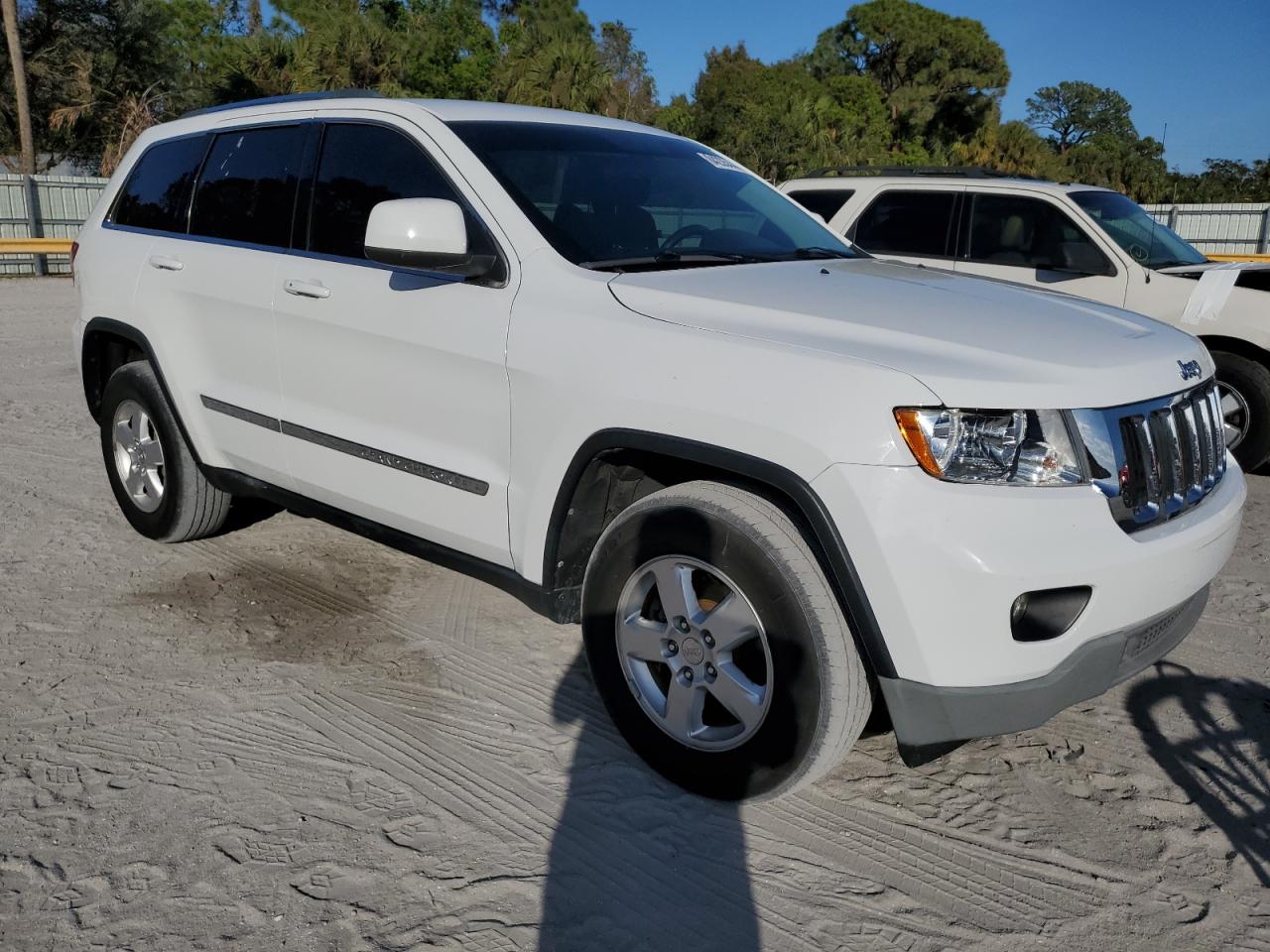 2013 Jeep Grand Cherokee VIN 1C4RJFAG7DC595162 Copart auction photo, mechanical / minor dent/scratches damage thumbnail 4