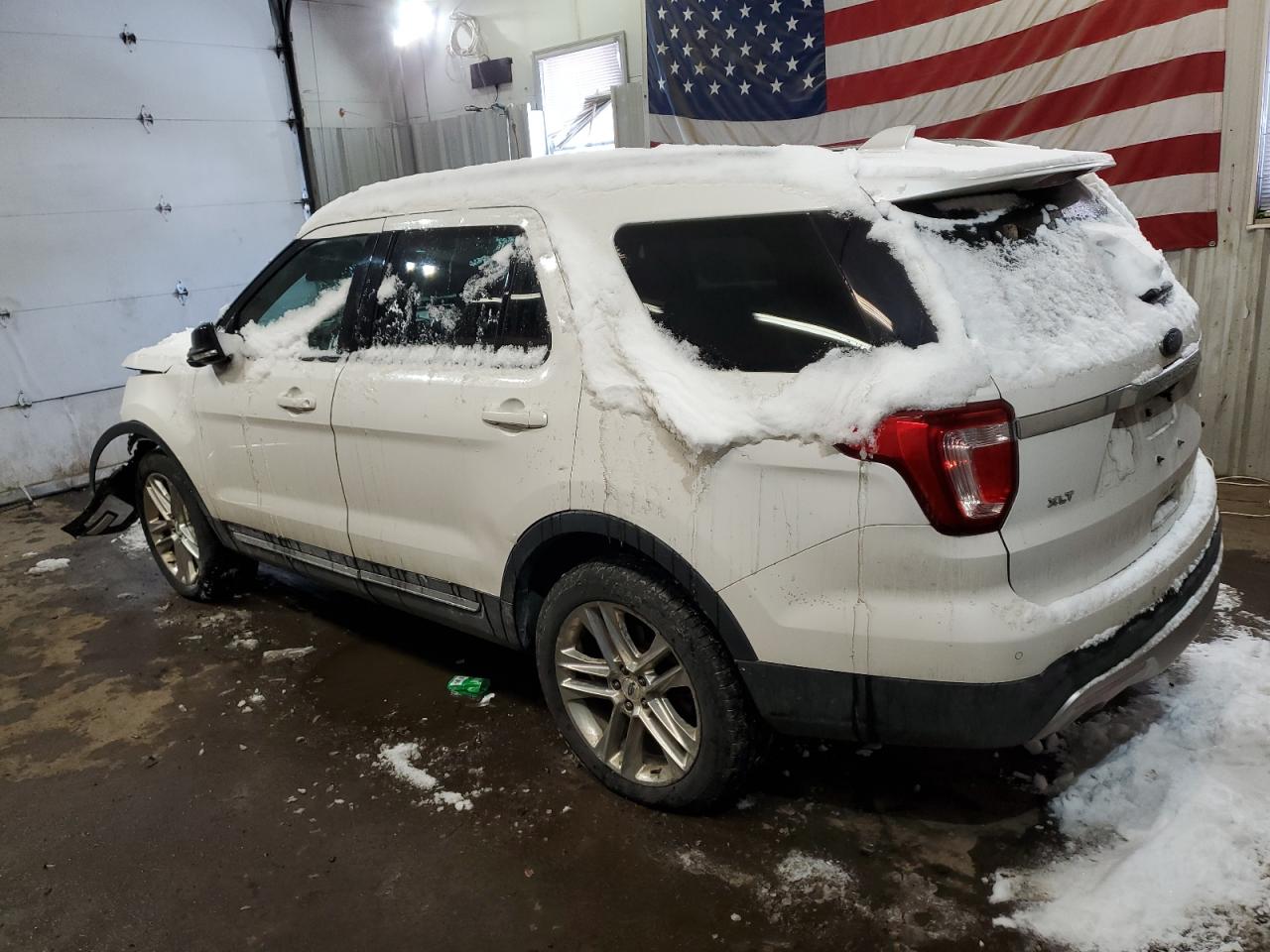 2016 Ford Explorer VIN 1FM5K8D8XGGB82978 Copart auction photo, front end / minor dent/scratches damage thumbnail 2