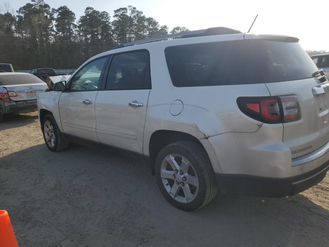 2015 GMC Acadia VIN 1GKKRPKD8FJ107960 Copart auction photo, front end damage thumbnail 2