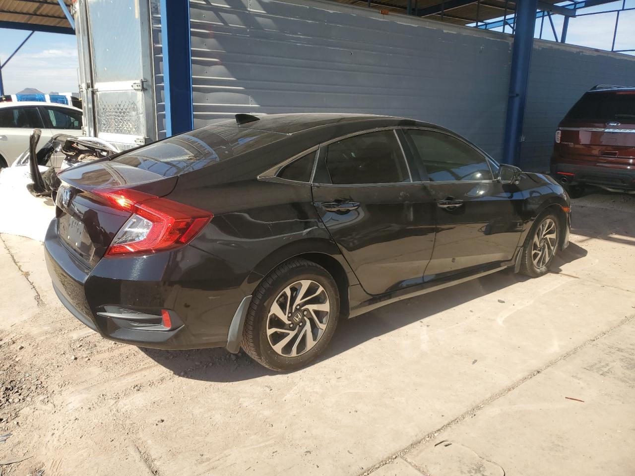 2017 Honda Civic VIN 19XFC2F89HE037559 Copart auction photo, side / front end damage thumbnail 3