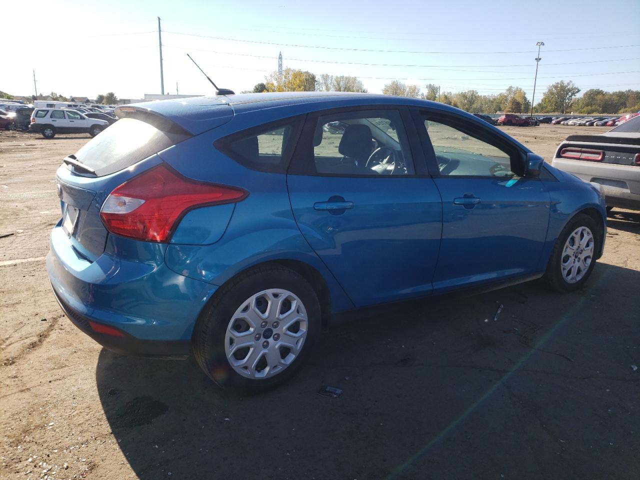 2012 Ford Focus VIN 1FAHP3K25CL233461 Copart auction photo, front end / side damage thumbnail 3