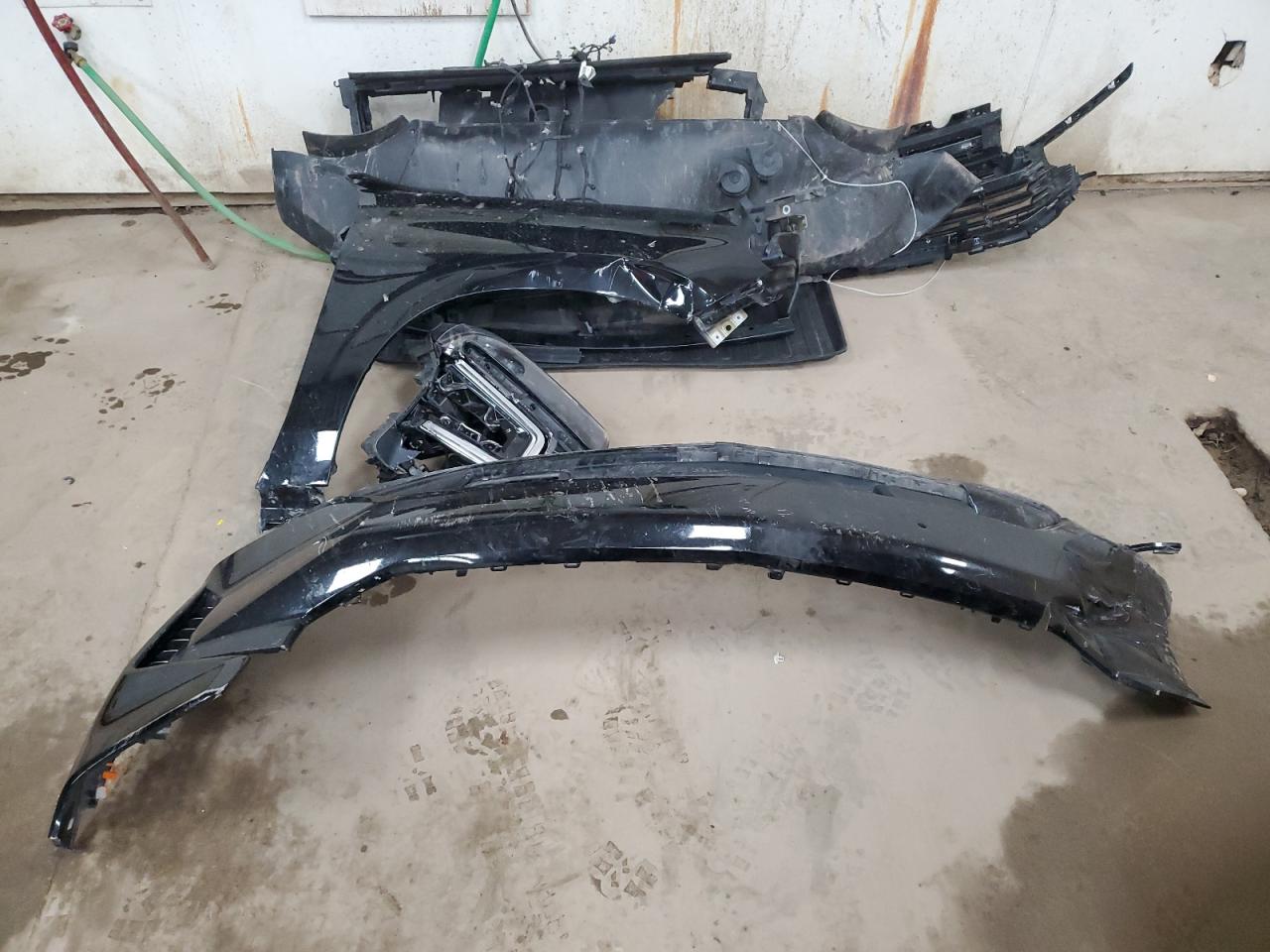 2021 Chevrolet Suburban VIN 1GNSKEKD2MR298916 Copart auction photo, front end / minor dent/scratches damage thumbnail 13