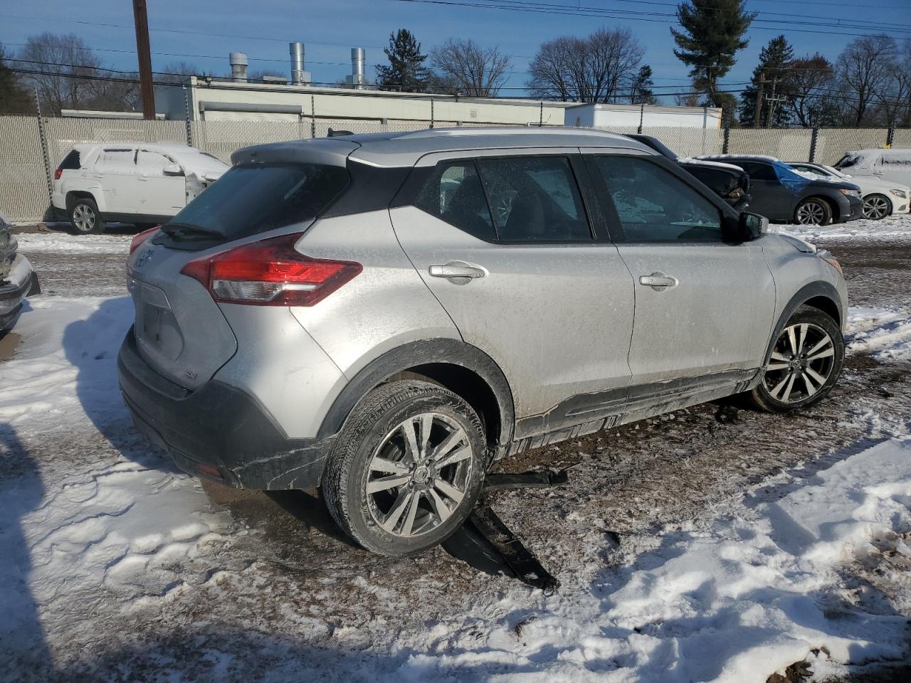 2019 Nissan Kicks VIN 3N1CP5CU1KL552250 Copart auction photo, front end damage thumbnail 3