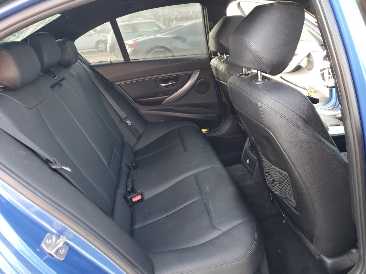 2013 BMW 3er VIN WBA3A9C57DF475179 Copart auction photo, front end / minor dent/scratches damage thumbnail 10
