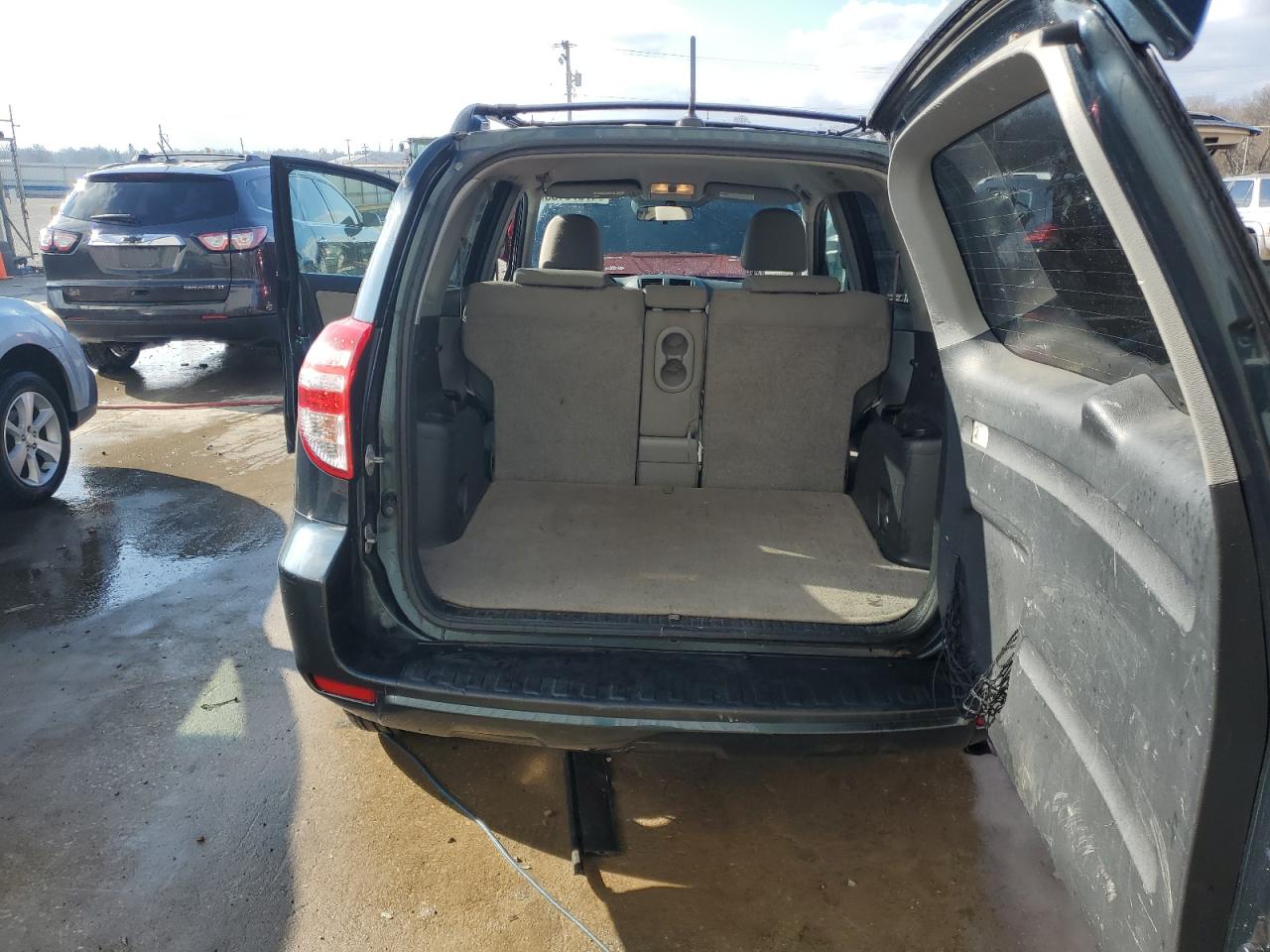 2009 Toyota RAV 4 VIN 2T3BF33V89W008422 Copart auction photo, front end damage thumbnail 6