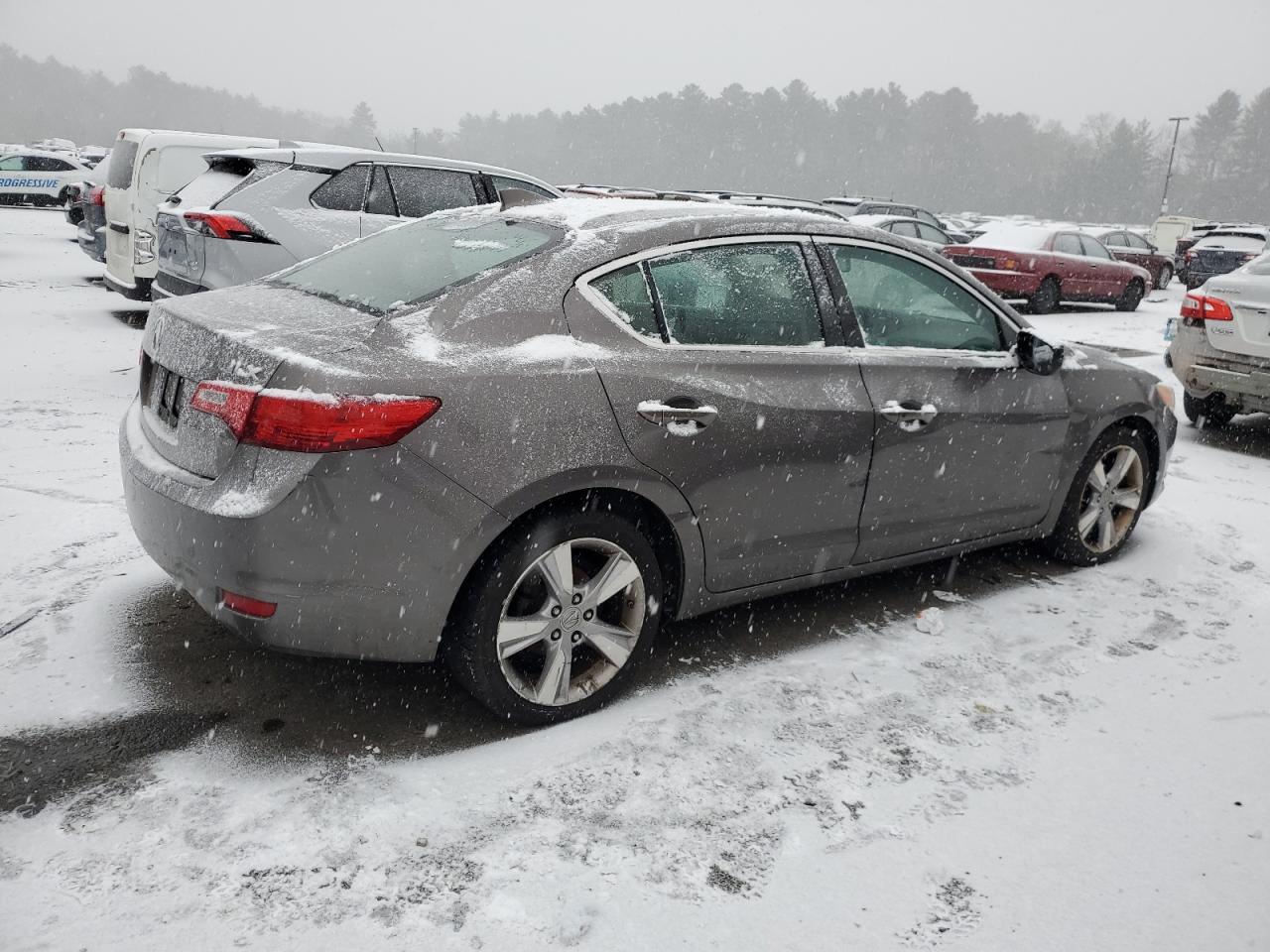 2013 Acura ILX VIN 19VDE1F52DE021966 Copart auction photo, side / minor dent/scratches damage thumbnail 3