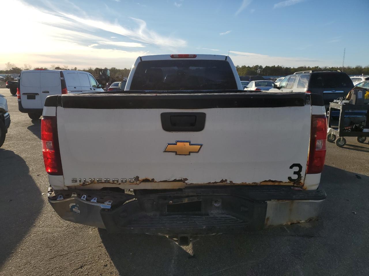 2010 Chevrolet Silverado VIN 1GCPKPEX7AZ243891 Copart auction photo, minor dent/scratches / normal wear damage thumbnail 6