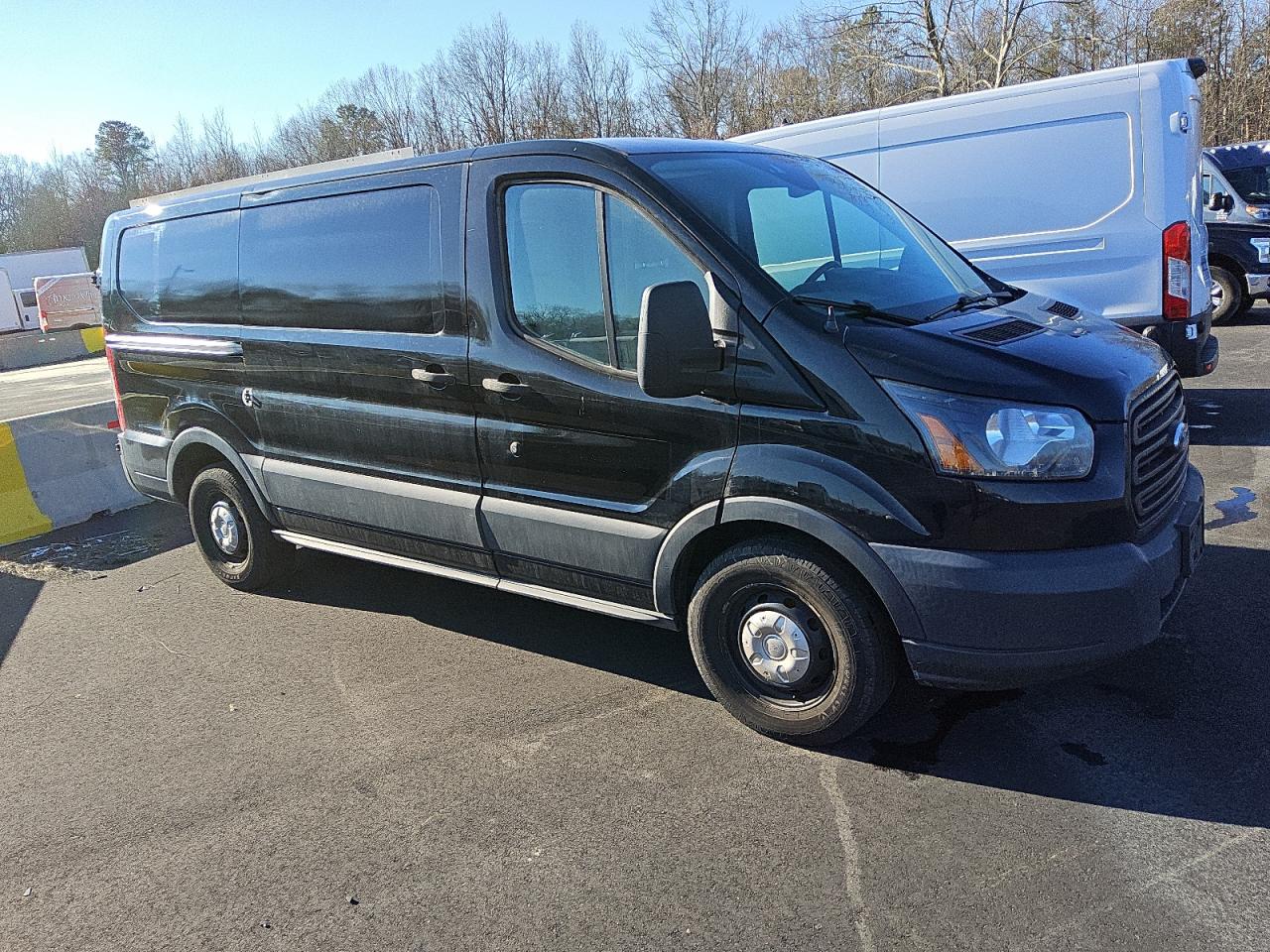 2016 Ford Transit VIN 1FTYE1YM5GKB54249 Copart auction photo, normal wear damage thumbnail 4