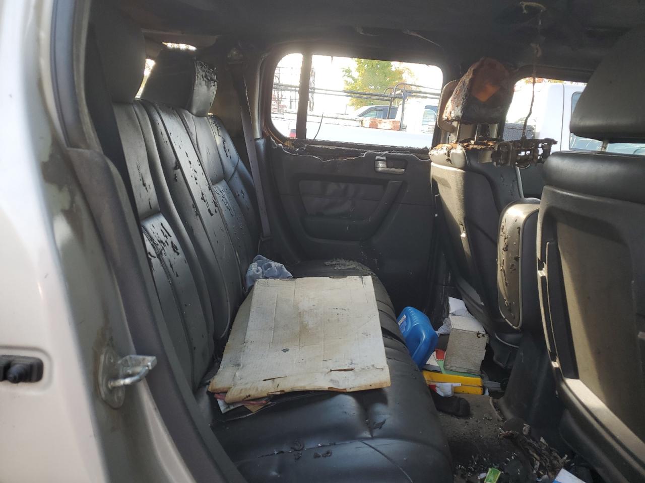 2006 Hummer H3 VIN 5GTDN136268242400 Copart auction photo, burn - interior damage thumbnail 11