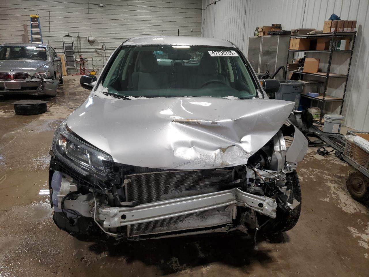 2016 Honda CR-V VIN 2HKRM3H36GH561053 Copart auction photo, front end damage thumbnail 5