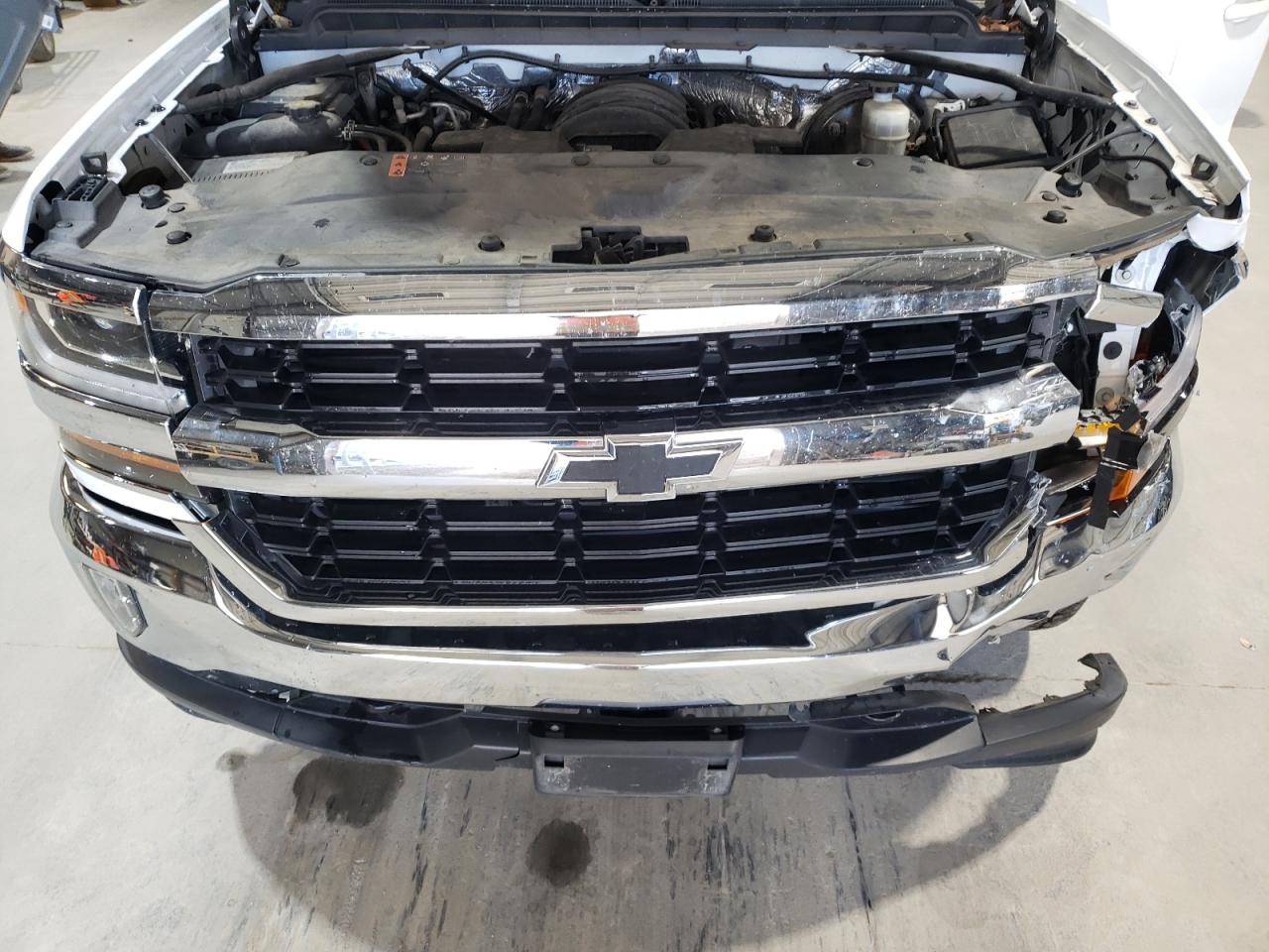 2017 Chevrolet Silverado VIN 1GCVKREC1HZ352096 Copart auction photo, front end / minor dent/scratches damage thumbnail 13