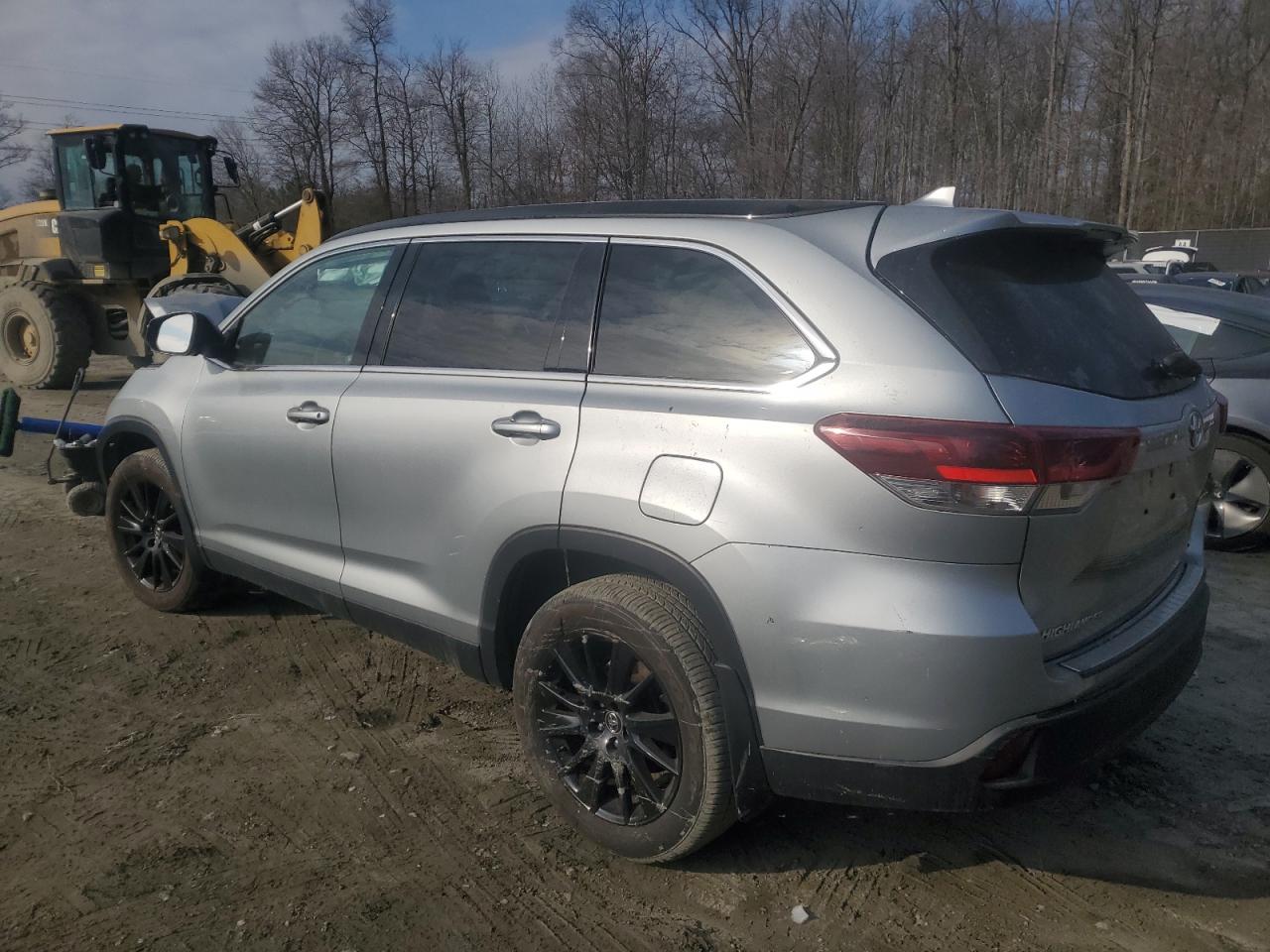 2019 Toyota Highlander VIN 5TDJZRFHXKS603968 Copart auction photo, front end damage thumbnail 2