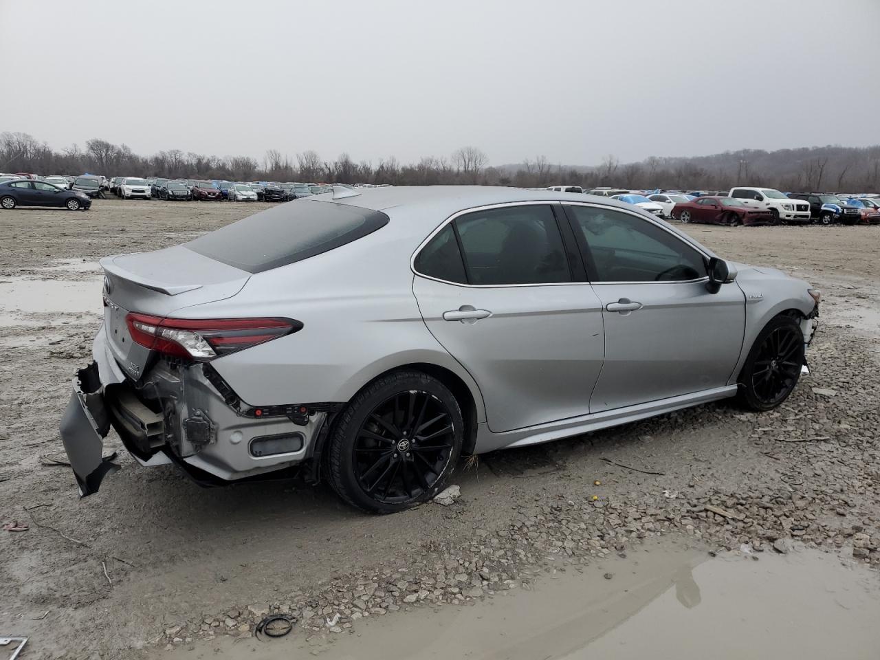 2021 Toyota Camry VIN 4T1K31AK5MU562749 Copart auction photo, all over / rear end damage thumbnail 3