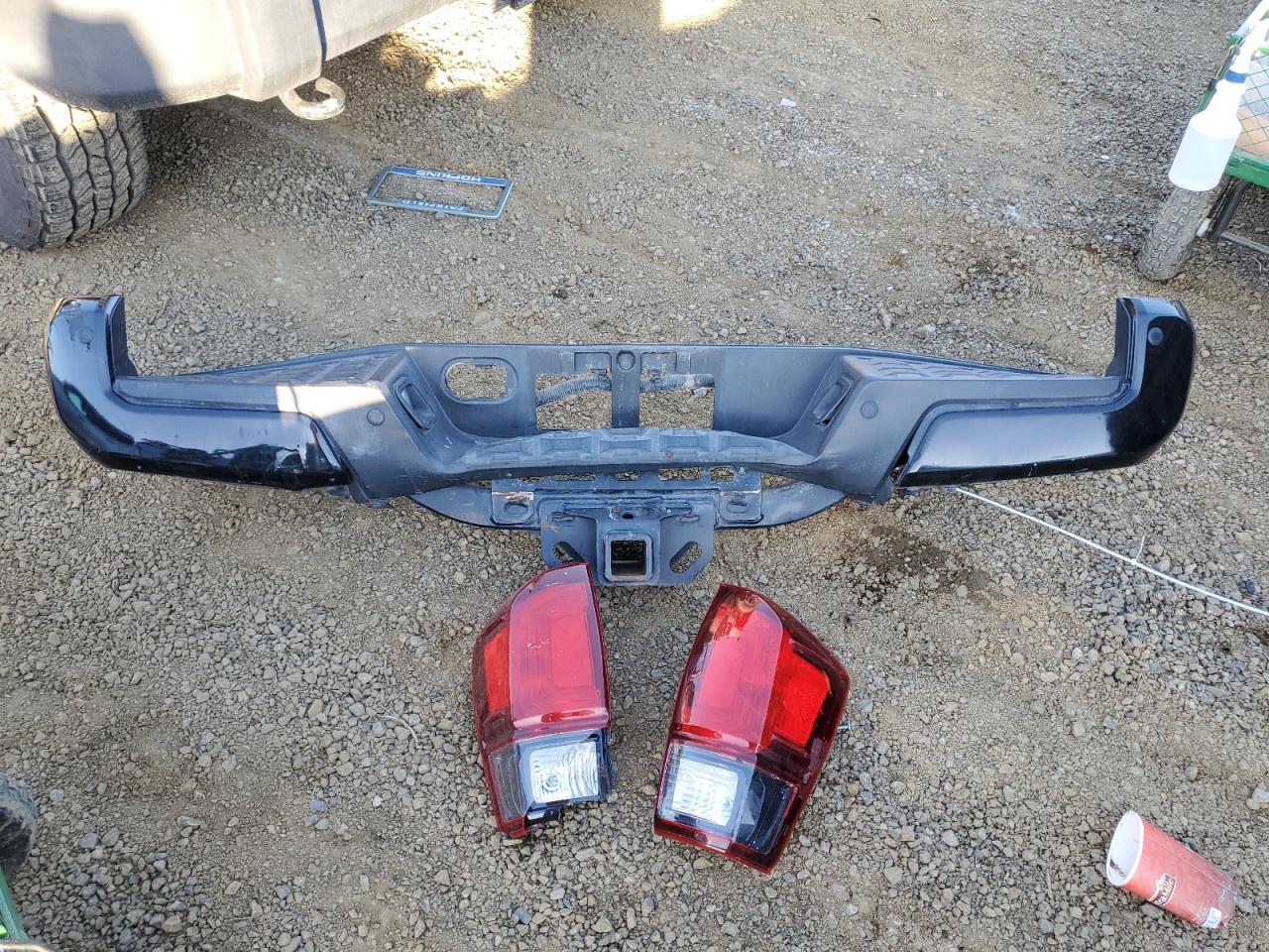 2019 Toyota Tacoma VIN 3TMCZ5AN0KM203657 Copart auction photo, rear end damage thumbnail 12