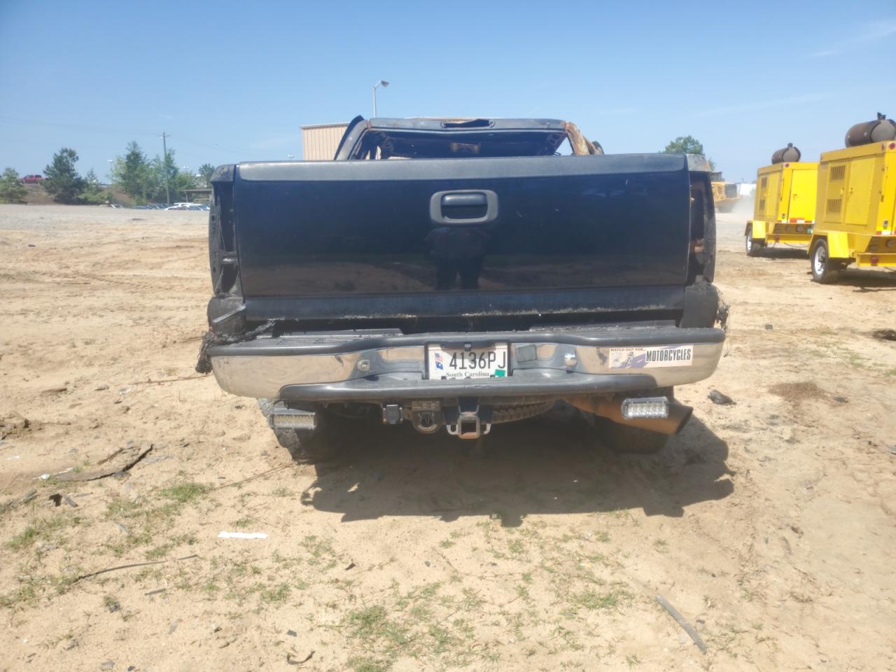 2002 Chevrolet Silverado VIN 1GCHK29152E101464 Copart auction photo, burn damage thumbnail 6