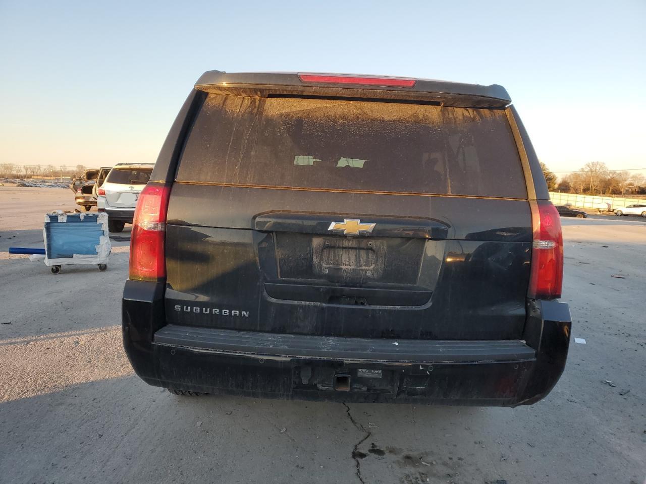 2020 Chevrolet Suburban VIN 1GNSKHKC4LR300527 Copart auction photo, front end / rear end damage thumbnail 6