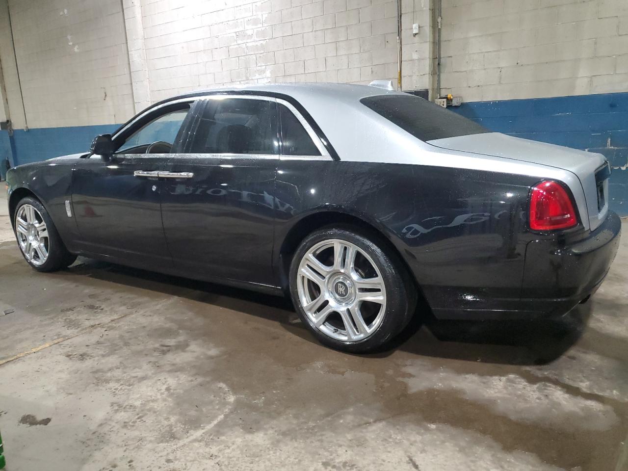 2018 Rolls-Royce Ghost VIN SCA664S50JUX54364 Copart auction photo, minor dent/scratches damage thumbnail 2