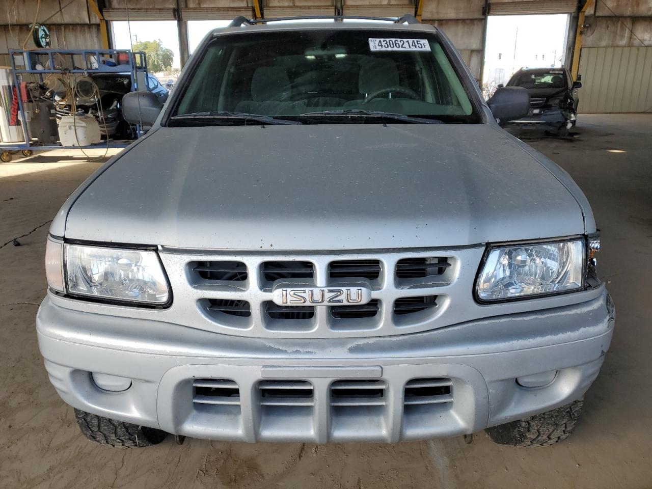 2002 Isuzu Rodeo VIN 4S2CK58W024338348 Copart auction photo, front end / minor dent/scratches damage thumbnail 5