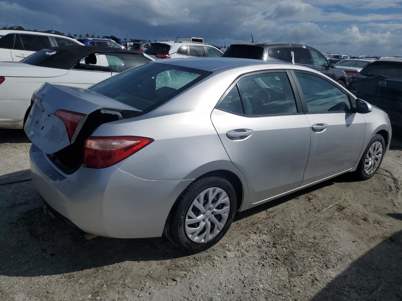 2018 Toyota Corolla VIN 2T1BURHE2JC004818 Copart auction photo, water/flood damage thumbnail 3