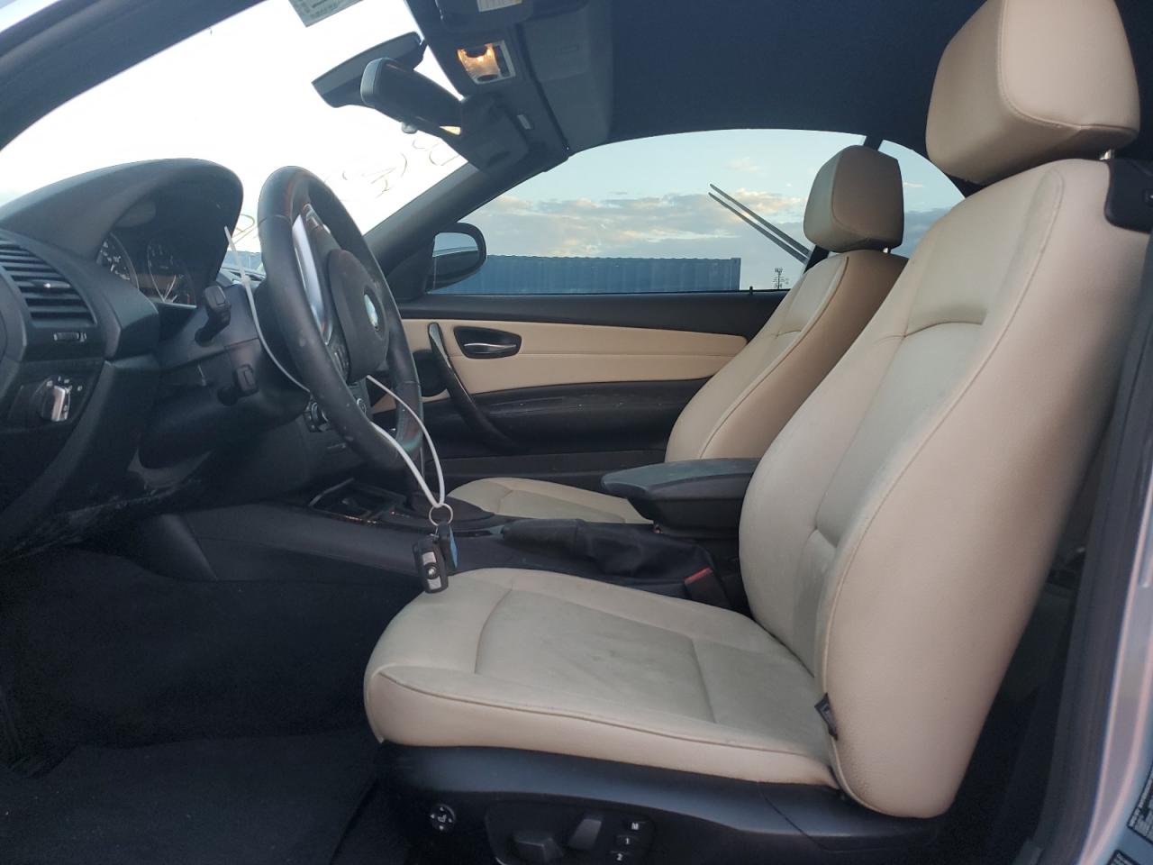 2013 BMW 1er VIN WBAUN1C54DVR01247 Copart auction photo, water/flood damage thumbnail 7