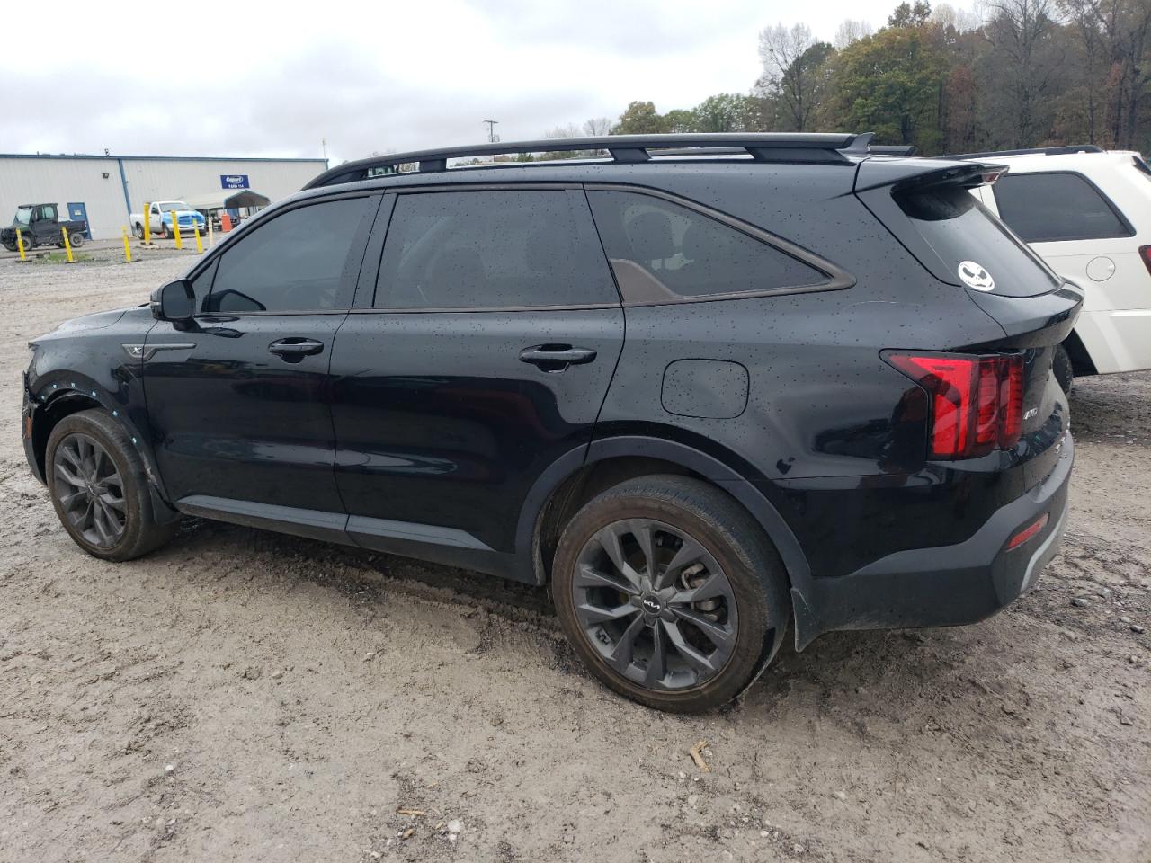 2022 KIA Sorento VIN 5XYRHDLF0NG120261 Copart auction photo, front end / minor dent/scratches damage thumbnail 2