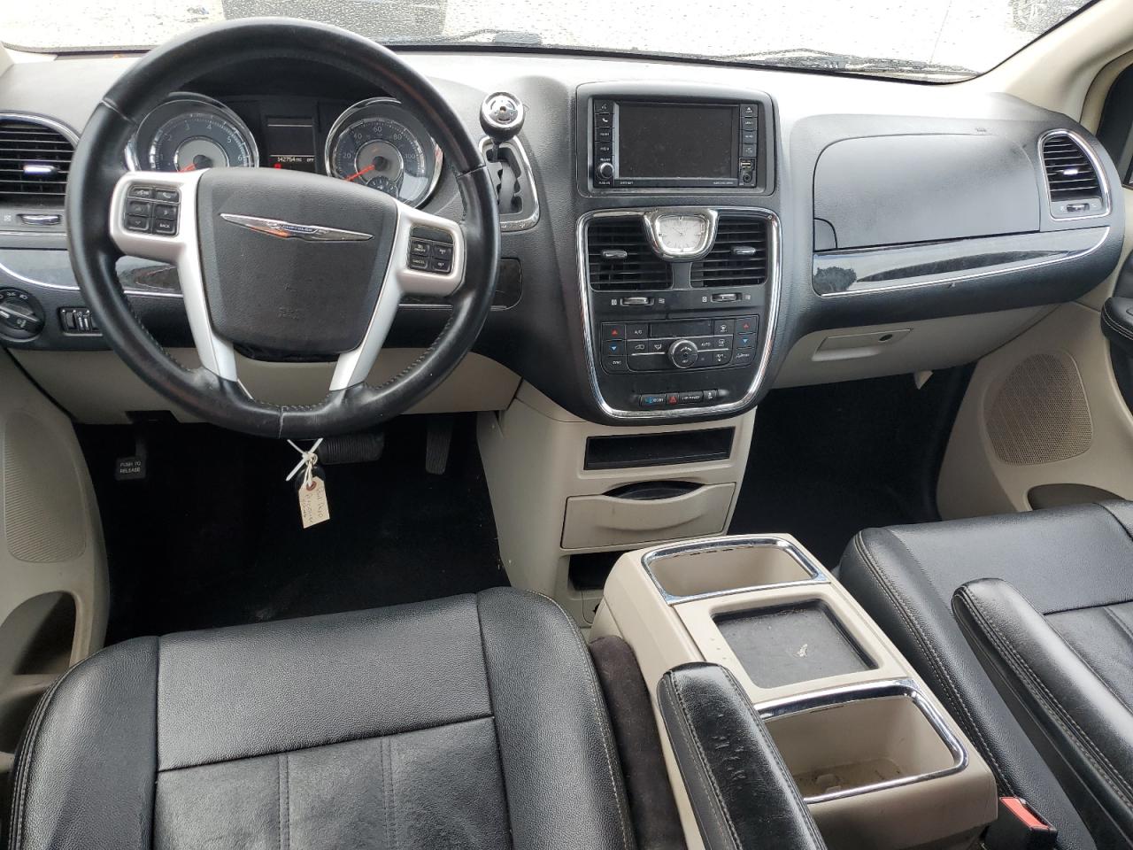 2016 Chrysler Town & Country VIN 2C4RC1BGXGR157257 Copart auction photo, side damage thumbnail 8