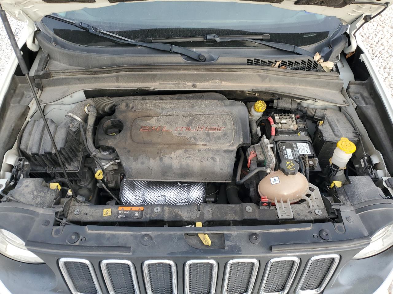 2015 Jeep Renegade VIN ZACCJAAT9FPB15658 Copart auction photo, rear end / minor dent/scratches damage thumbnail 12
