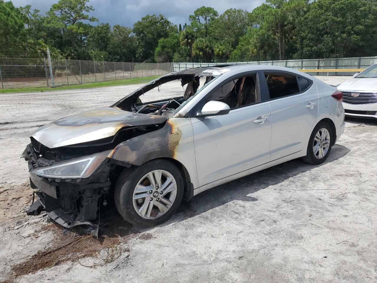 2019 Hyundai Elantra VIN 5NPD84LF0KH465529