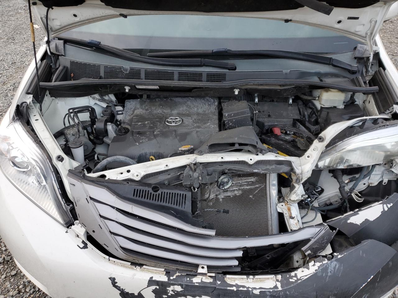 2015 Toyota Sienna VIN 5TDYK3DC7FS638500 Copart auction photo, front end damage thumbnail 14