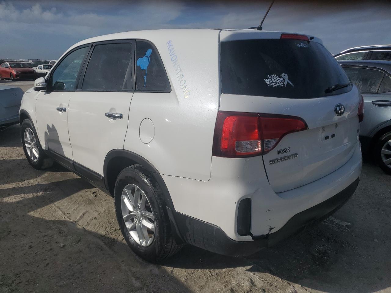 2015 KIA Sorento VIN 5XYKT3A69FG630476 Copart auction photo, water/flood damage thumbnail 2