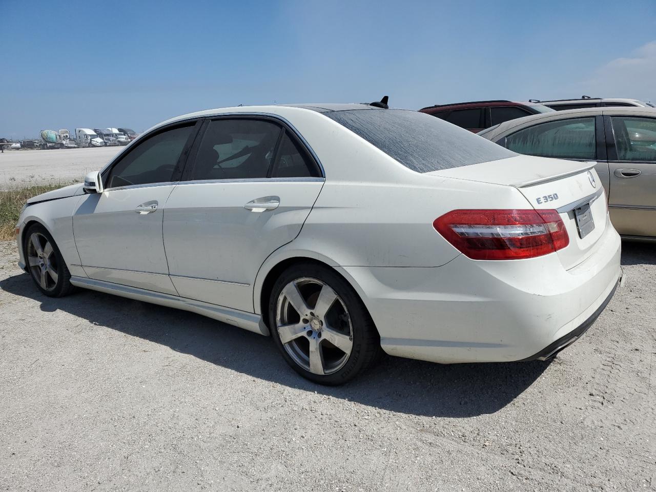2011 Mercedes-Benz E-klasse VIN WDDHF5GB4BA280496 Copart auction photo, water/flood damage thumbnail 2