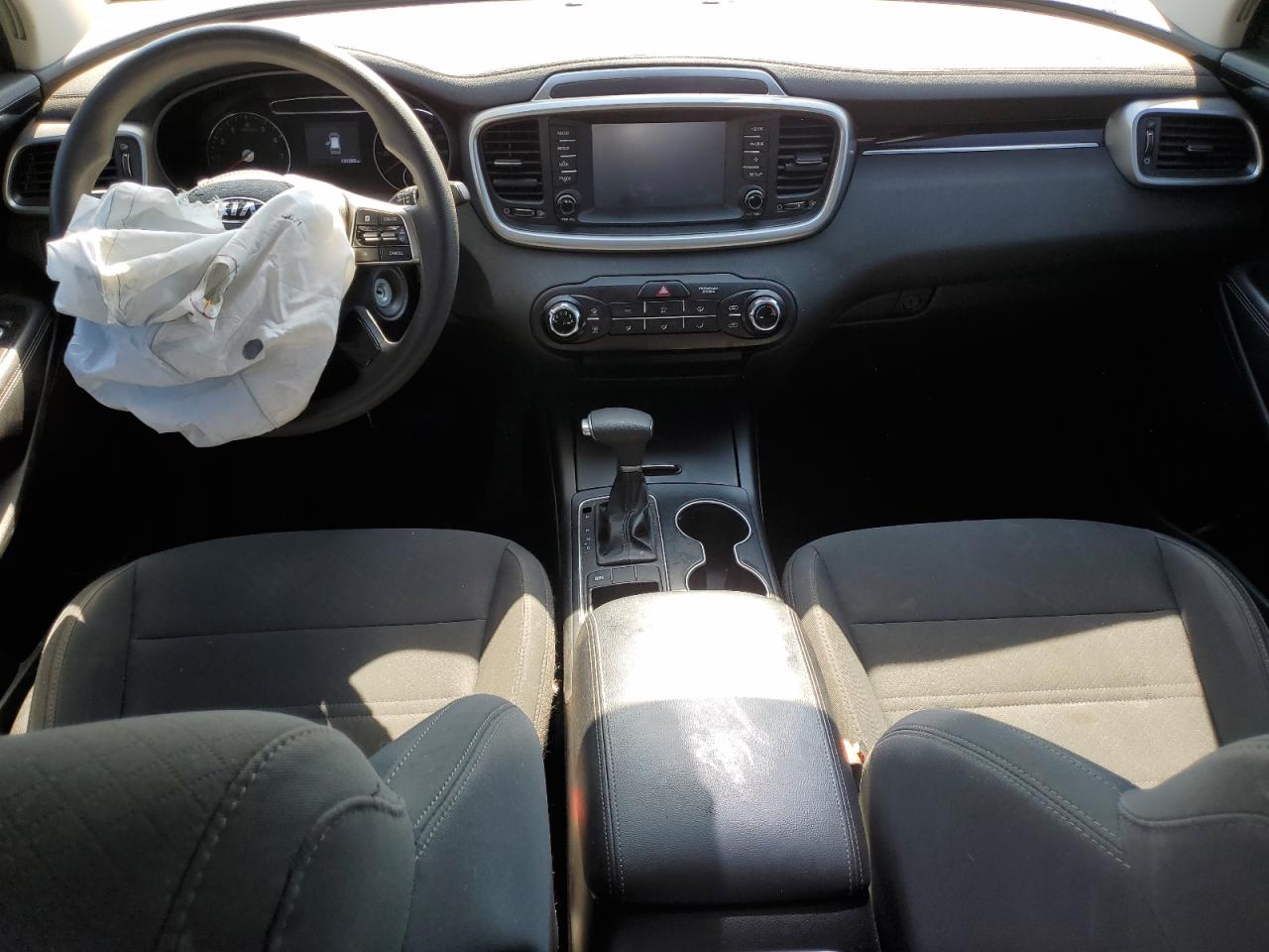 2019 KIA Sorento VIN 5XYPG4A36KG509811 Copart auction photo, front end damage thumbnail 8