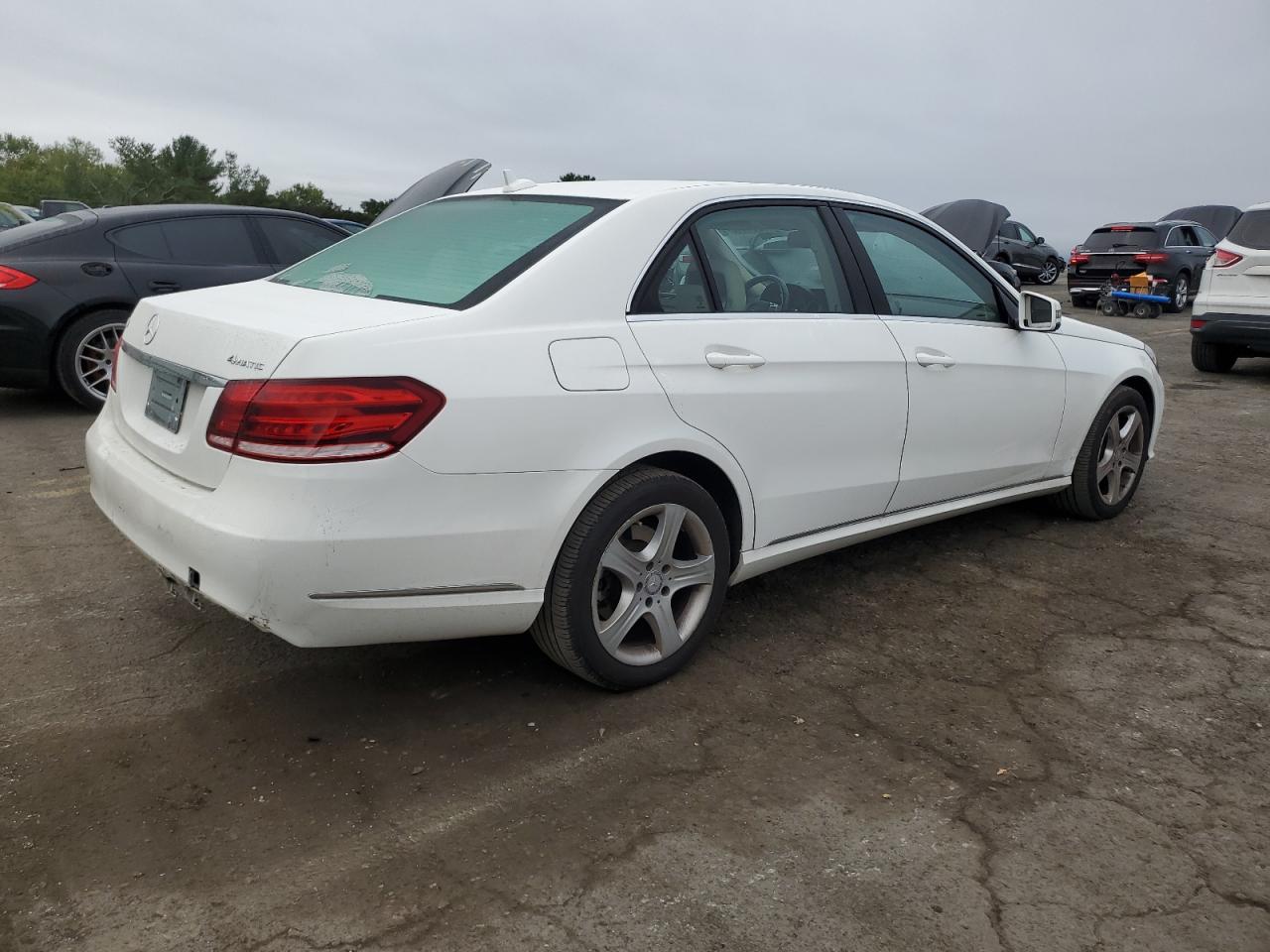 2016 Mercedes-Benz E-klasse VIN WDDHF8JB3GB200875 Copart auction photo, rear end damage thumbnail 3