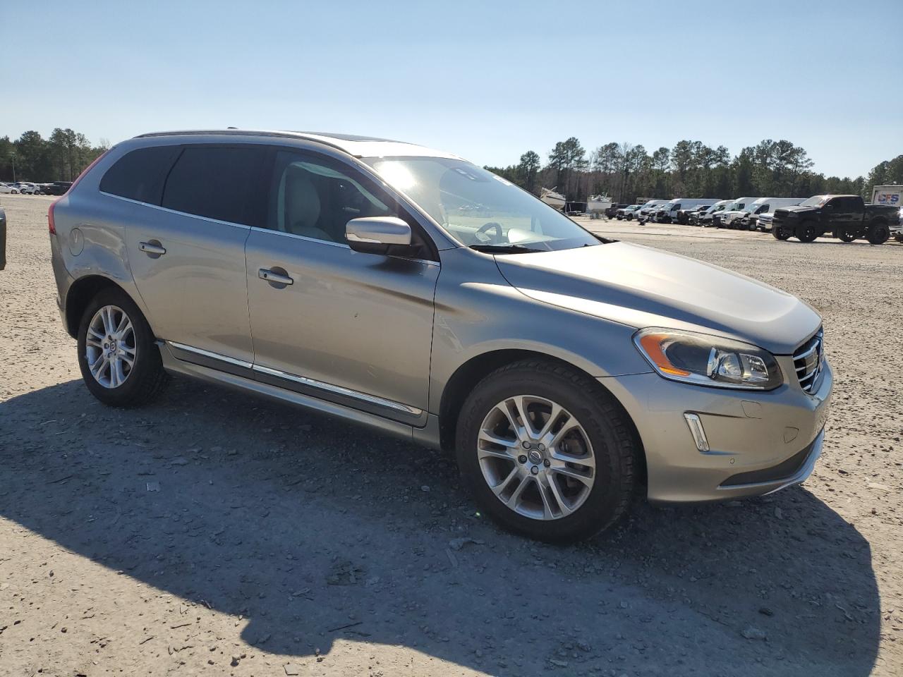 2015 Volvo XC60 VIN YV4612RM8F2729477 Copart auction photo, rear end damage thumbnail 4