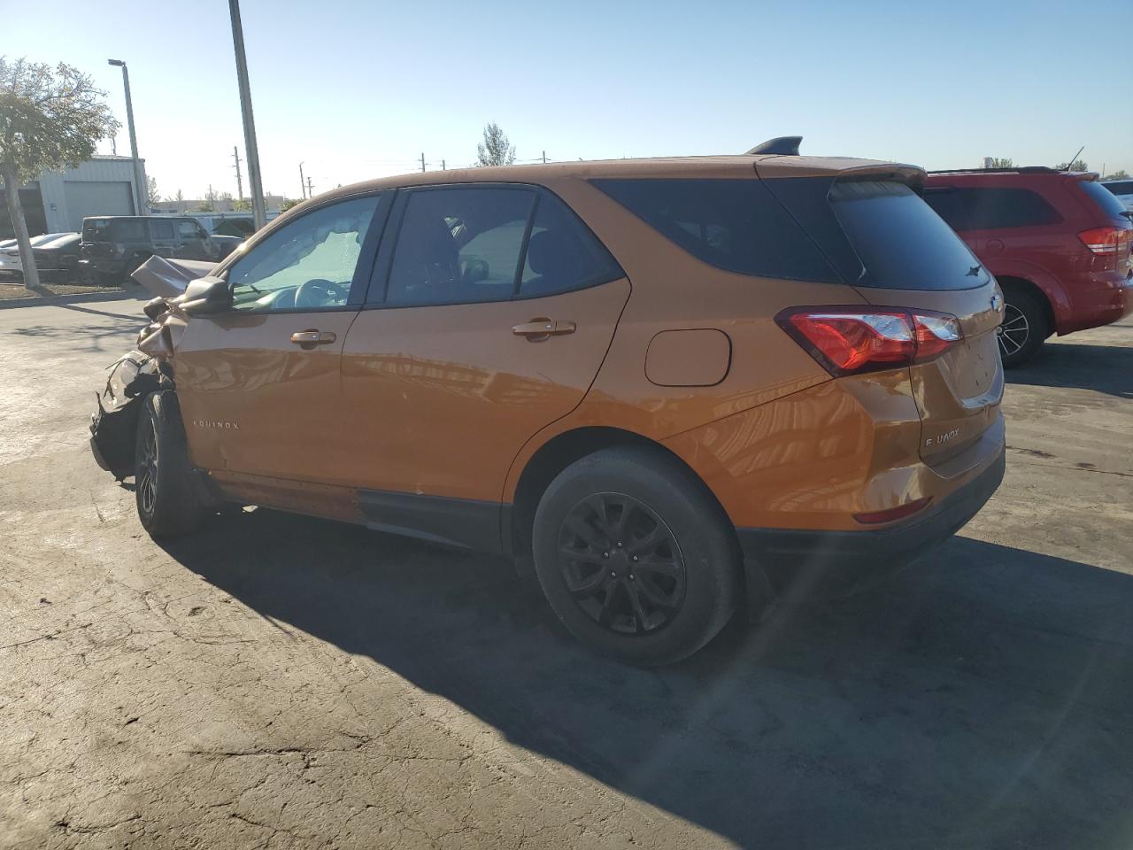 2019 Chevrolet Equinox VIN 2GNAXHEV8K6193681 Copart auction photo, front end / side damage thumbnail 2