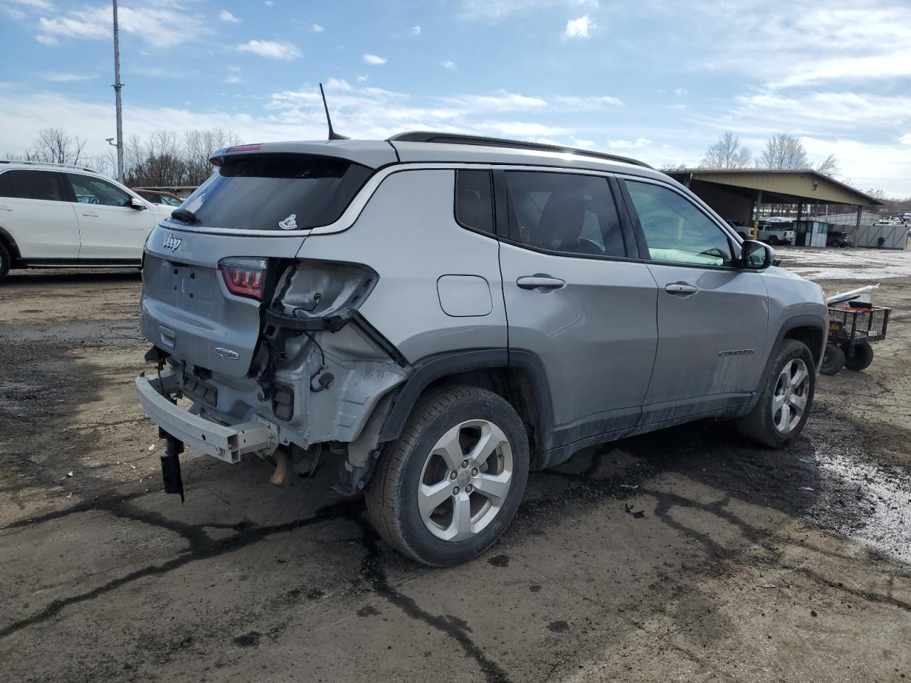 2019 Jeep Compass VIN 3C4NJDBBXKT593199 Copart auction photo, rear end / front end damage thumbnail 3