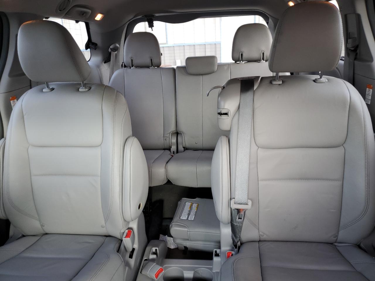 2019 Toyota Sienna VIN 5TDYZ3DC5KS967413 Copart auction photo, front end damage thumbnail 10