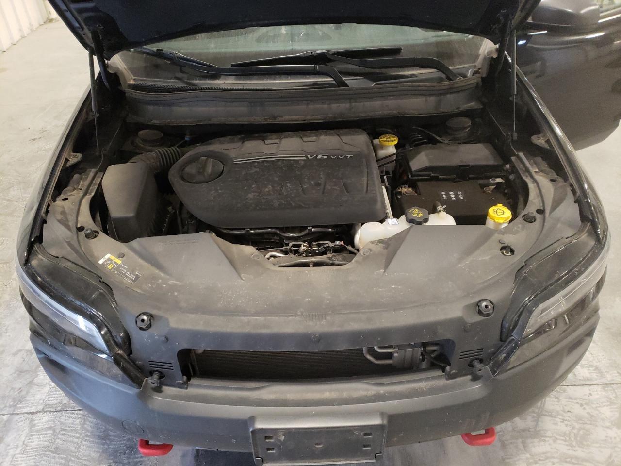 2019 Jeep Cherokee VIN 1C4PJMBX3KD361702 Copart auction photo, hail damage thumbnail 12